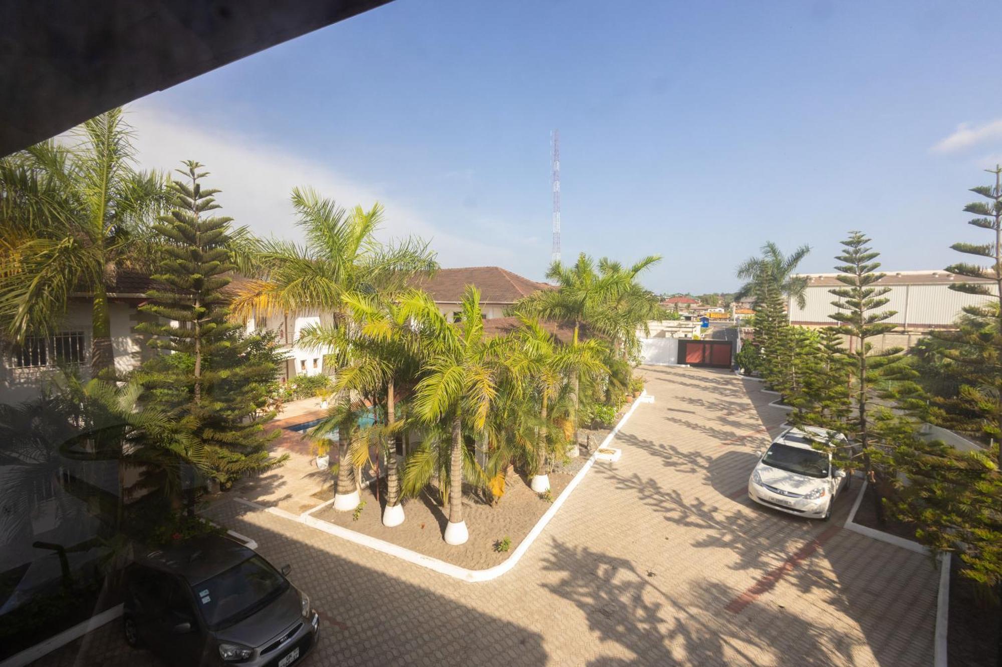 Bragha Apartments And Hotel Sekondi-Takoradi Luaran gambar
